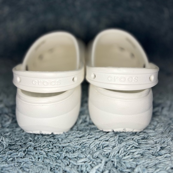 White Crocs Classic Platform - Picture 8 of 9